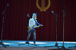 Самый маленький участник концерта Артём Галятин